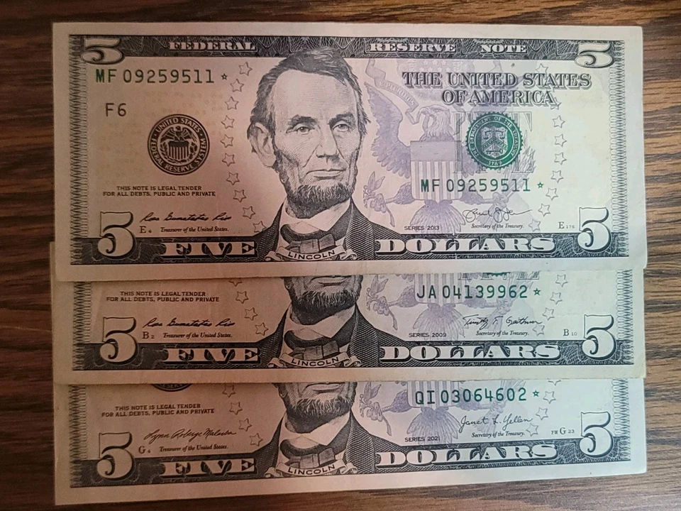 $1 dollar bill star note LOT 2009, 2013, 2017 2021 + 3X $5 dollar Star Note Bill - Image 4 of 4