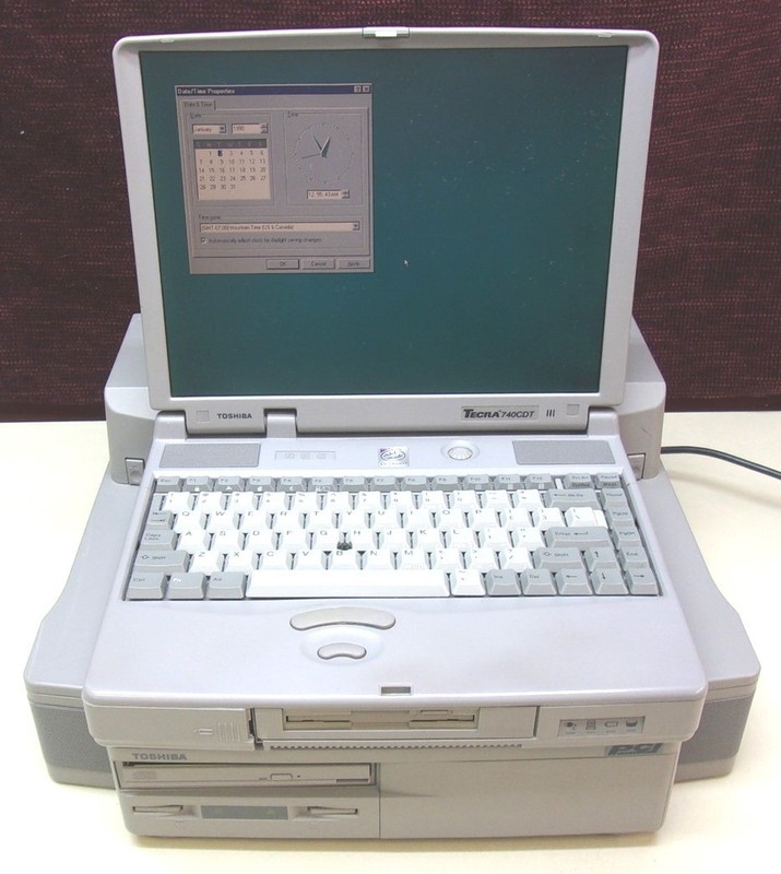 Vintage TOSHIBA TECRA 740CDT Laptop WORKING, INTEL PENTIUM w/ Disc Reader