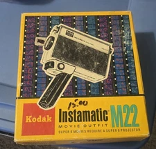 Vintage 1970 Kodak M22 Instamatic Super 8 camera Movie Outfit with original box