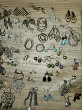 ⭐ Vintage Earrings Lot 46+ Pairs Estate Jewelry Dangle Hoop Clip Mixed Styles