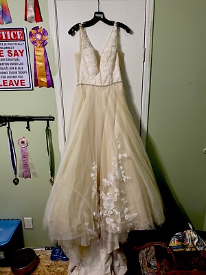 Casablanca wedding dress. Style 2348 | eBay