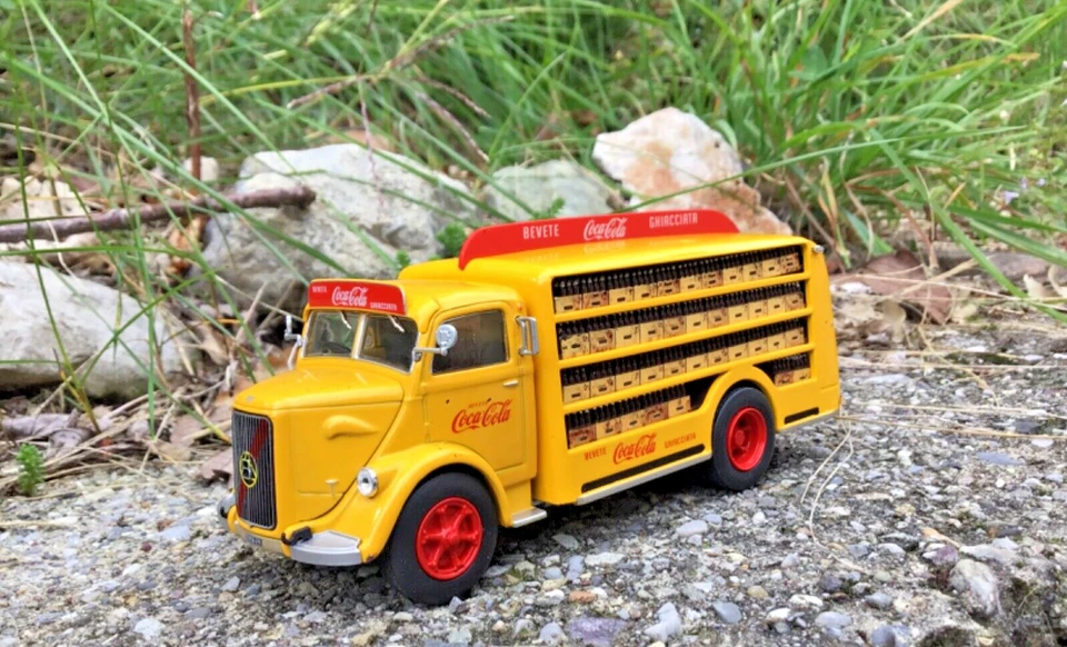 Camion d'Epoca Vintage Truck Bianchi Civis Coca Cola Die Cast Model 1/43 - Immagine 2 di 4