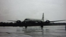 Foto DC7 mit 4 Kolbenmotoren Propeller Flugzeug ca 10,6 x 7,4 cm
