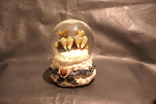Boyd’s Bears LOVE IS THE MASTER KEY Snow Globe Bearstone with Music - Picture 3 of 7