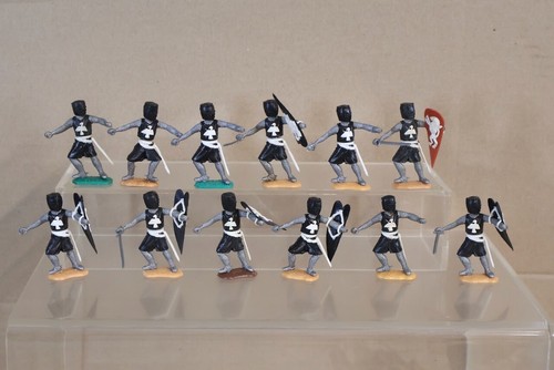 TIMPO SWOPPETS 12 x BLACK MEDIEVAL KNIGHT SOLDIER ATTACKING om - Picture 6 of 13