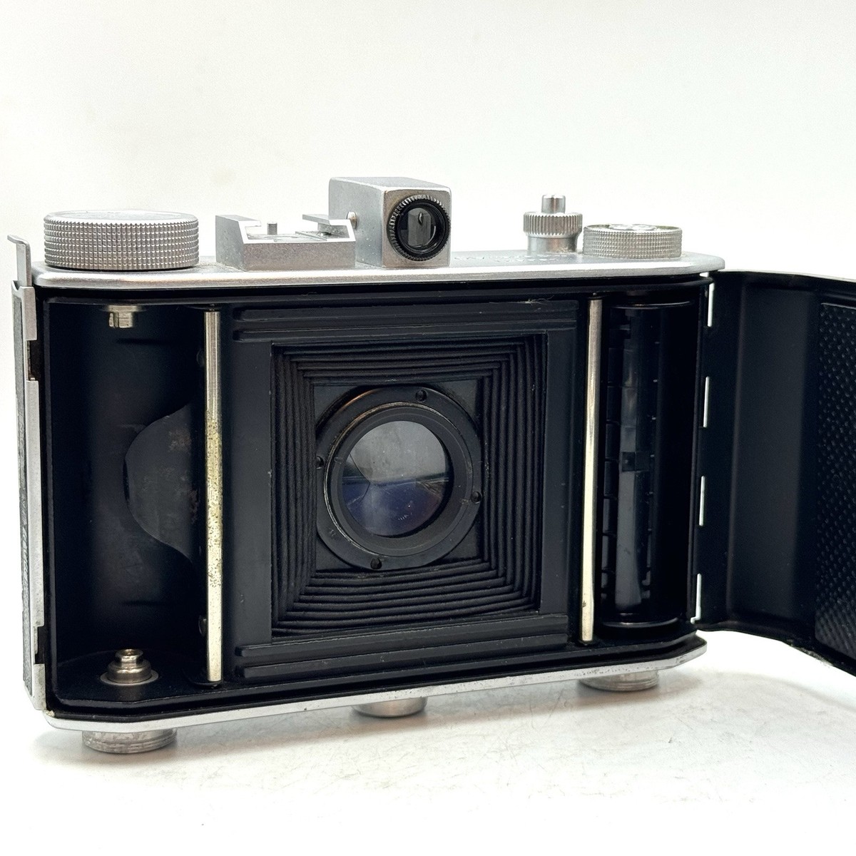 Olympus Six lllb w/ Zuiko F.C. 2.8 7.5cm Lens 6x6 Folding