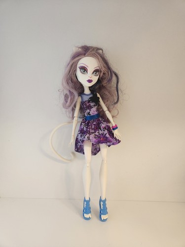 Monster High Catrine Demew Doll Gloom and Bloom