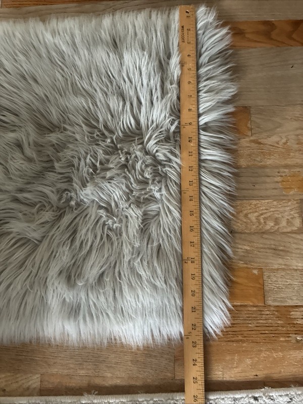 Light Gray-Throw Rug 34”x 24” Acrylic-Suede Base -with 2 Inch Pile.