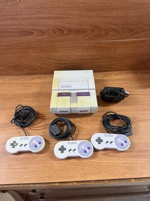 Super Nintendo SNES Console Game System With 3 Controllers