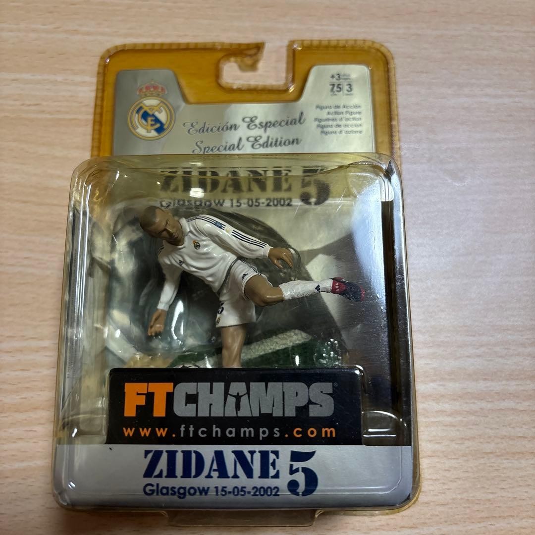 Zidane 5 Figure Glasgow 2002 Real Madrid FT Champs Collectible