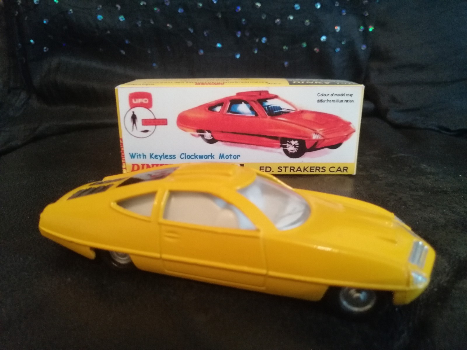 Dinky 352, Ed Strakers Car - Free Price Guide & Review