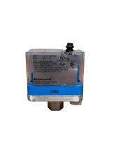 Honeywell C6097A1095 Gas Pressure Switch NEW!