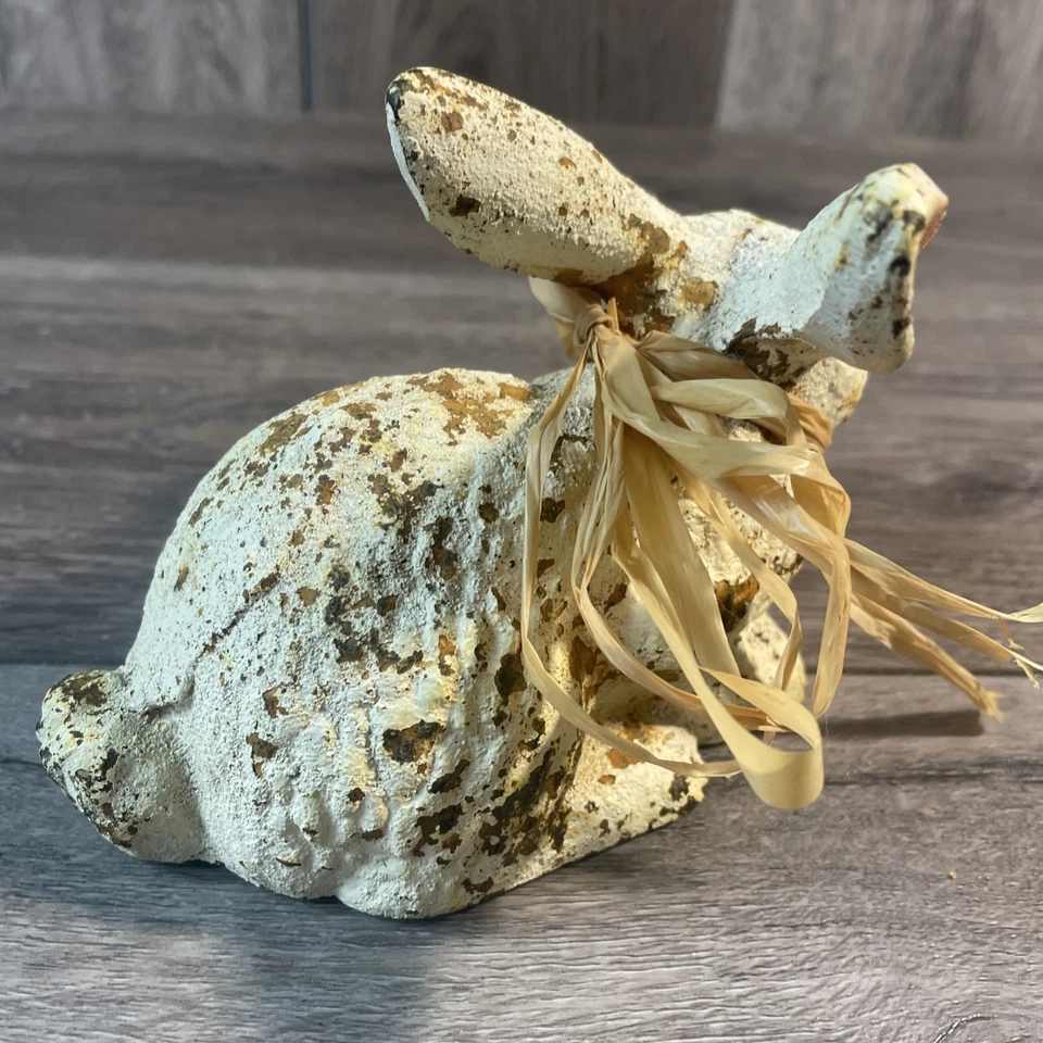 Vintage FARMHOUSE BUNNY SITTING 5" Mini Rabbit Iron Cottage Aged Look Country - Image 4 of 4