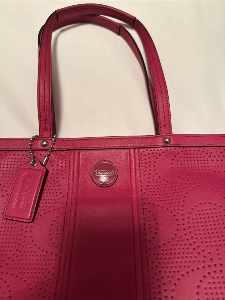Bolso de mano Coach mediano de cuero Foto 2 de 4
