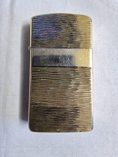Zippo Vintage 1976 Golden Elegance Slim Lighter. RARE