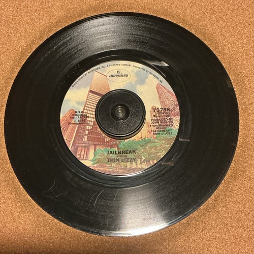 Thin Lizzy 45RPM “The Boys Are Back In Town/Jailbreak” 1976 70s Classic Rock 7” - Foto 2 di 2