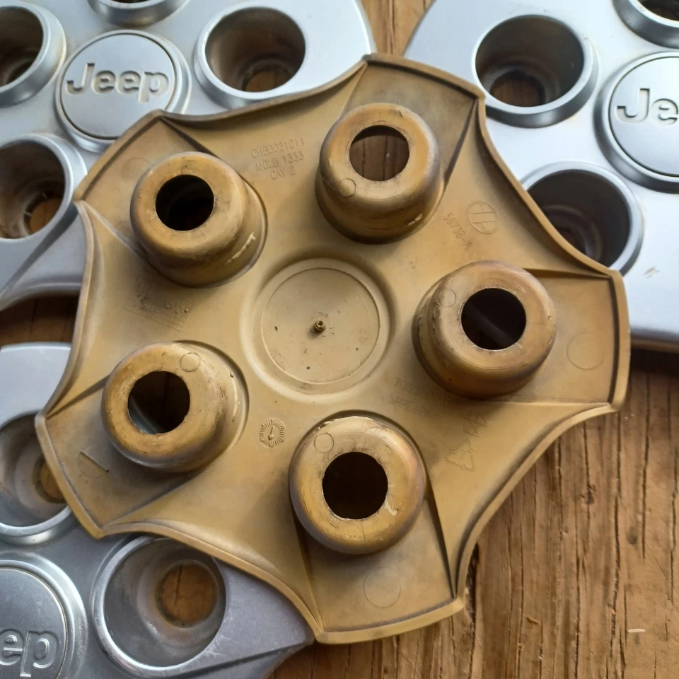 Jeep Patriot Compass center cap set of 4, 2007-2016 part # OYX93TRMAB - Image 3 of 3