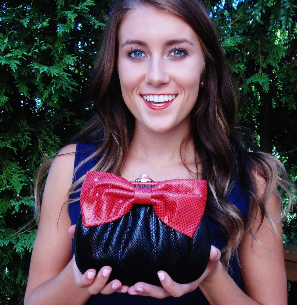 Judith Leiber Karung Clutch Gem BIG RED BOW Shoulder Bag  display picture 3