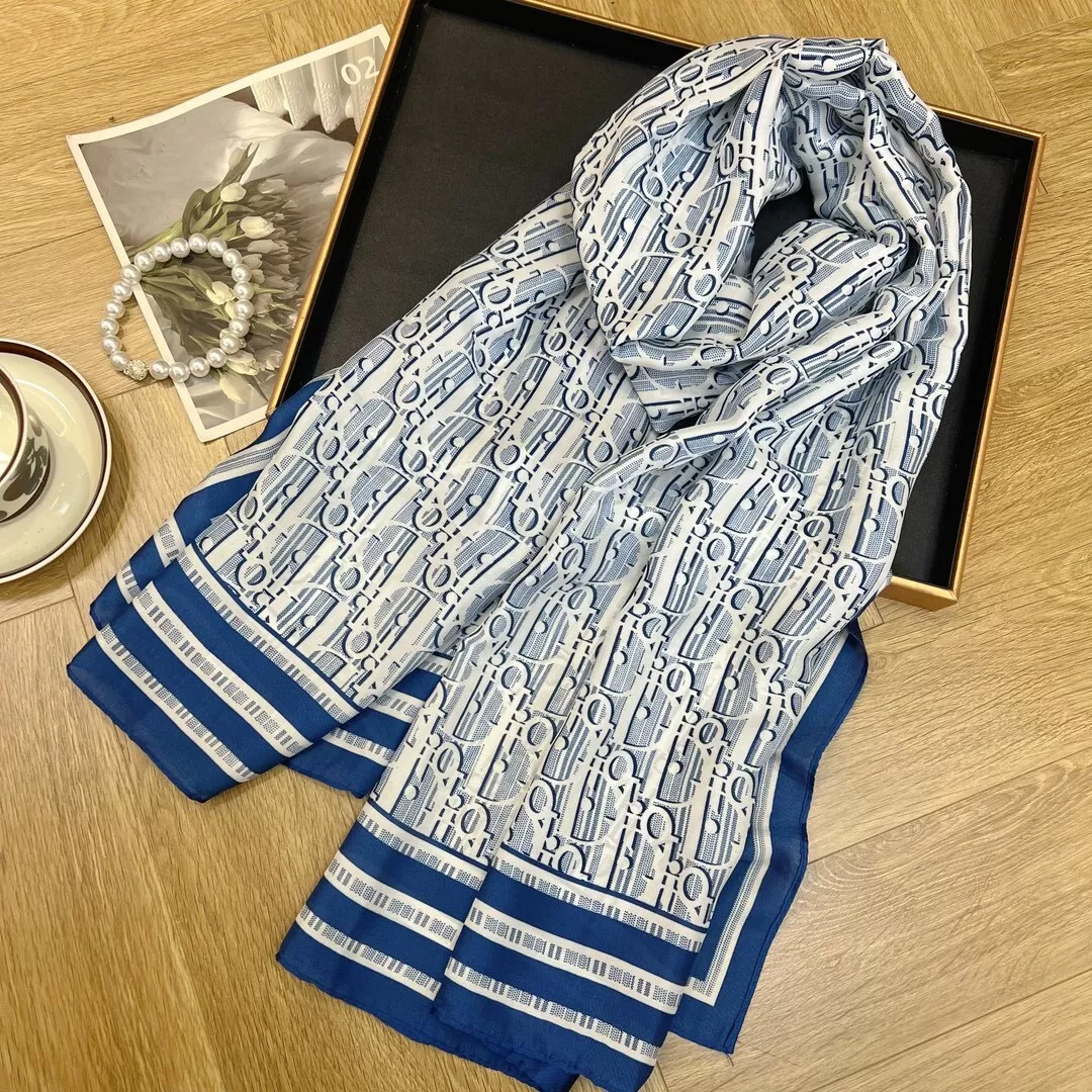 Foulard châle logo Dior D cadeau neuf étiquette taille 90 180 cm