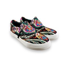 Steve Madden Size 7.5Geary Floral Embroidered Zip Closure Platform Sneaker Women