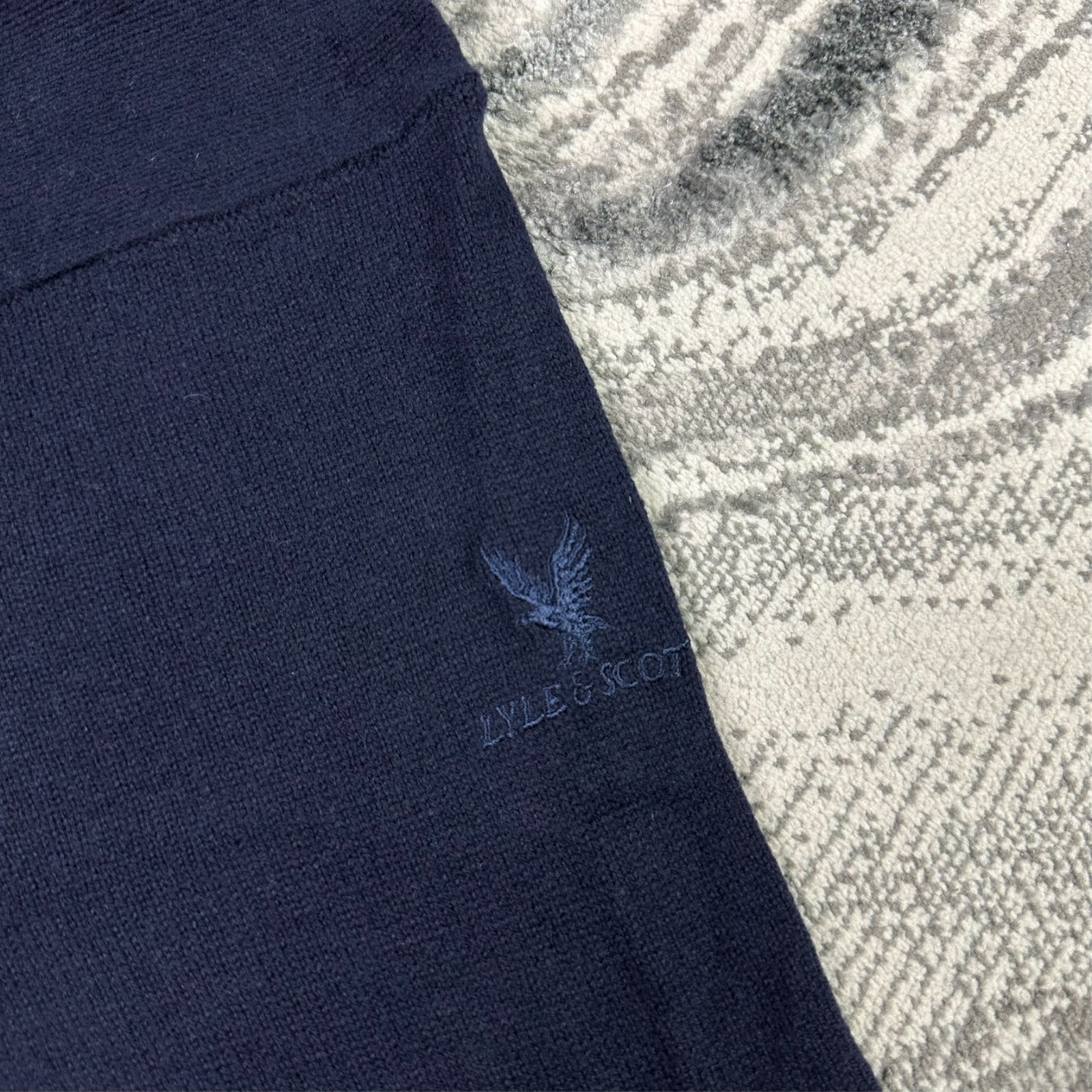 VTG Lyle & Scott 90's Navy Multicolour Argyle Pure New Wool Large Knit Jumper image 4