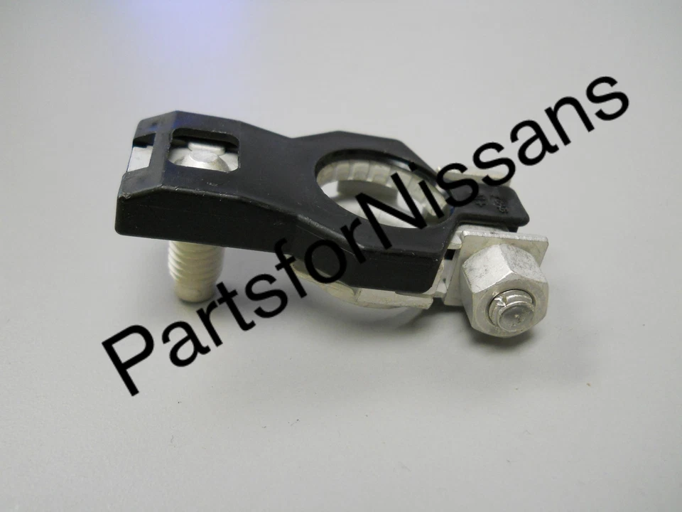 Terminal positivo de batería genuina Nissan se adapta a muchos nuevos OEM Foto 3 de 4
