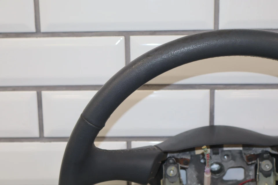 Volante Chevy Tahoe 98 OEM cuero gris GMT400 Foto 4 de 4