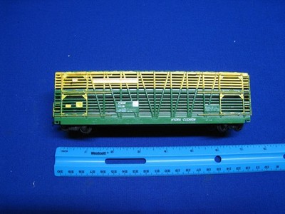 HO Scale Mehano Chicago & Northwestern Car Carrier Boxcar - Freight Train