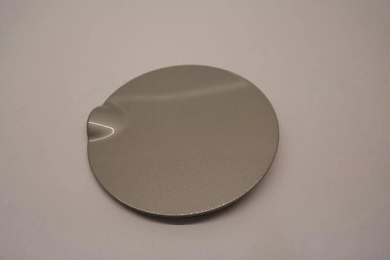 Puerta de combustible Saab 9-3 2003-2007 plateada metálica Foto 4 de 4