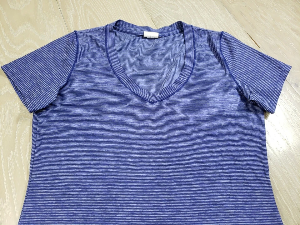 Camisa de gimnasio Under Armour UA para mujer teñido espacial a rayas manga corta púrpura pequeña Foto 3 de 4