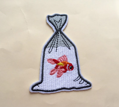 Fisch im Beutel Meeresbewohner zum Aufbügeln aufnähen voll bestickt Patch Applikationen Abzeichen