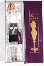16 INCH DOLL ROBERT TONNER TYLER WENTWORTH SIGNATURE STYLE RED HAIR #99801