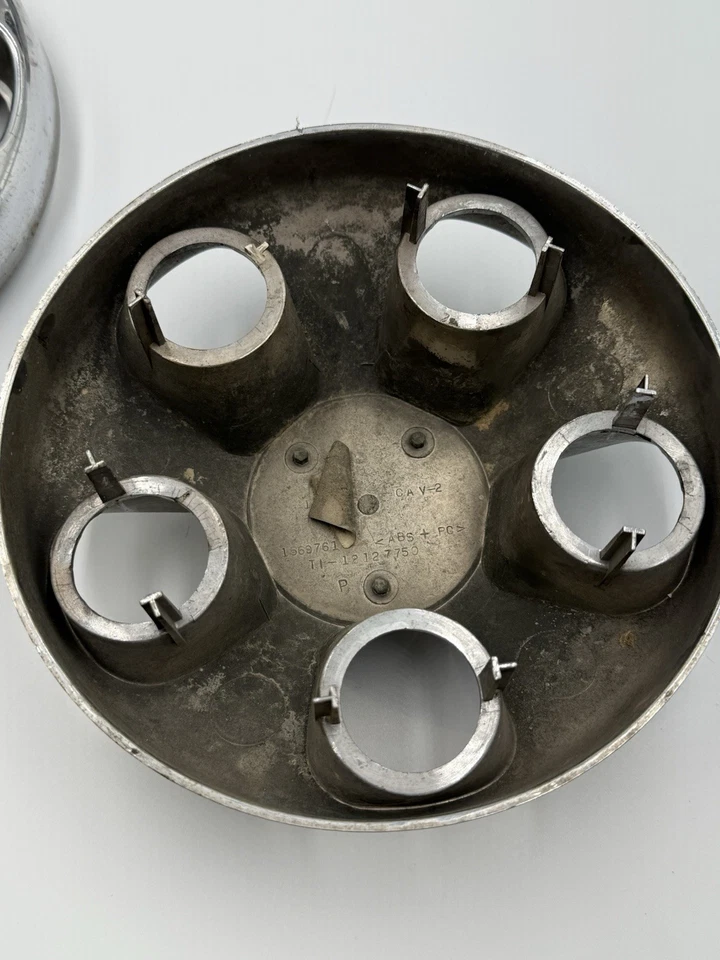 Juego de cuatro tapas centrales cromadas de 5 tacos para Chevrolet GMC Safari 15697614 Foto 3 de 3