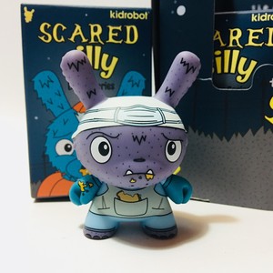 Scared Silly 3-inch Vinyl Figure Jenn /& Tony Bot x Kidrobot Brand New Blindbox