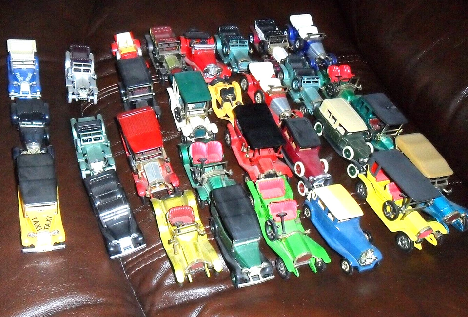 30 LOT 1907 Peugeot Matchbox Models of Yesteryear Lesney TAXI POLICE CADILLAC + - Image 3 of 4