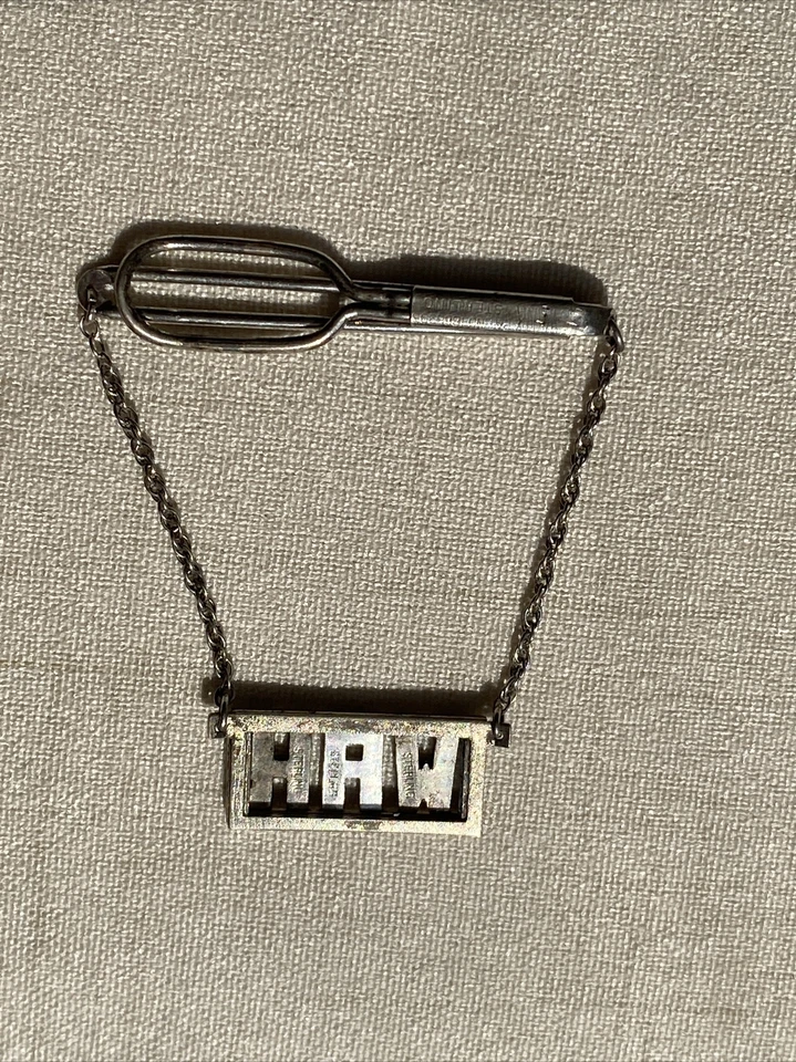 CLIP DE CORBATA VINTAGE SWANK PLATA ESTERLINA CON INICIALES - CON A. H. - MUY DIFERENTE Foto 2 de 4