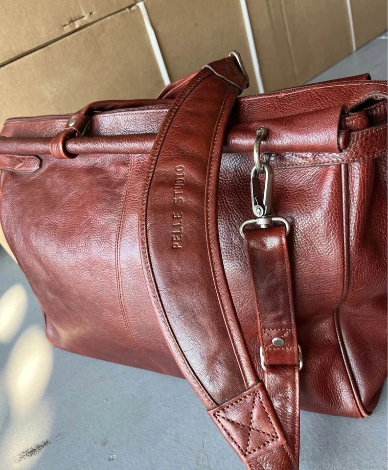 Pelle Studio Wilson 皮革行李袋周末/肩带携带 Y2k — 第 2/4 张图片
