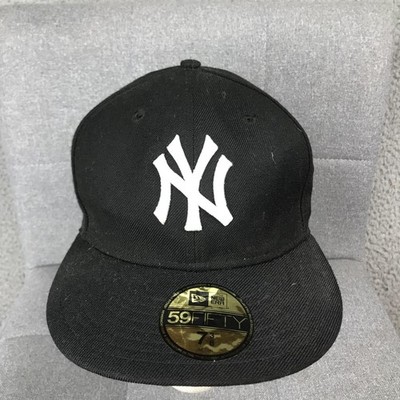 New York Yankees Hat Cap Fitted Mens 7 3/8 Black MLB Baseball
