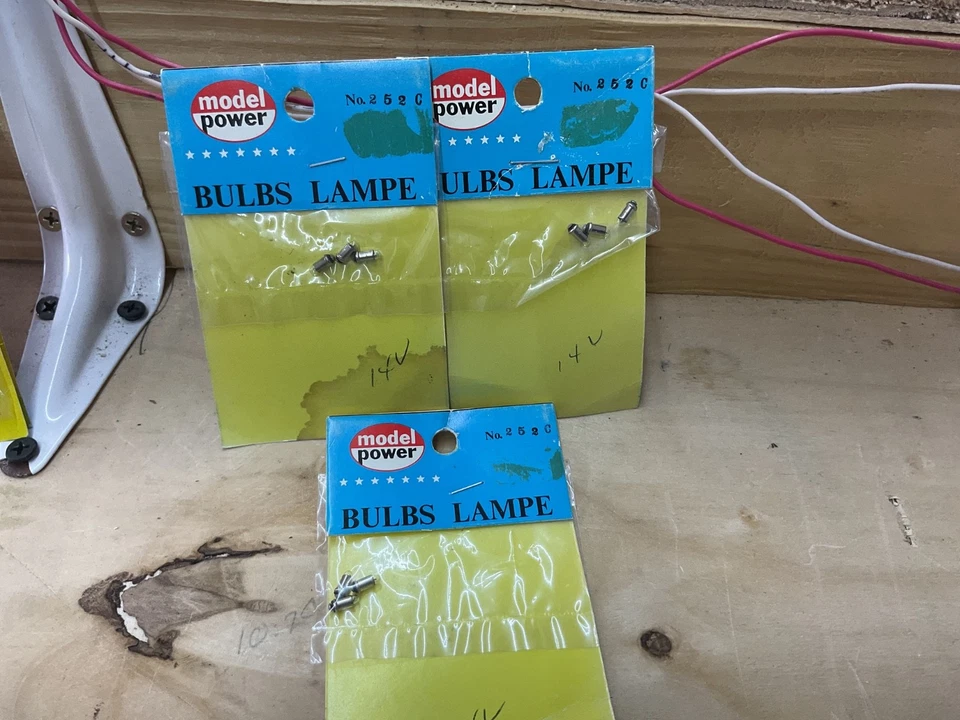 Model Power bulb lampe  - Image 3 of 3