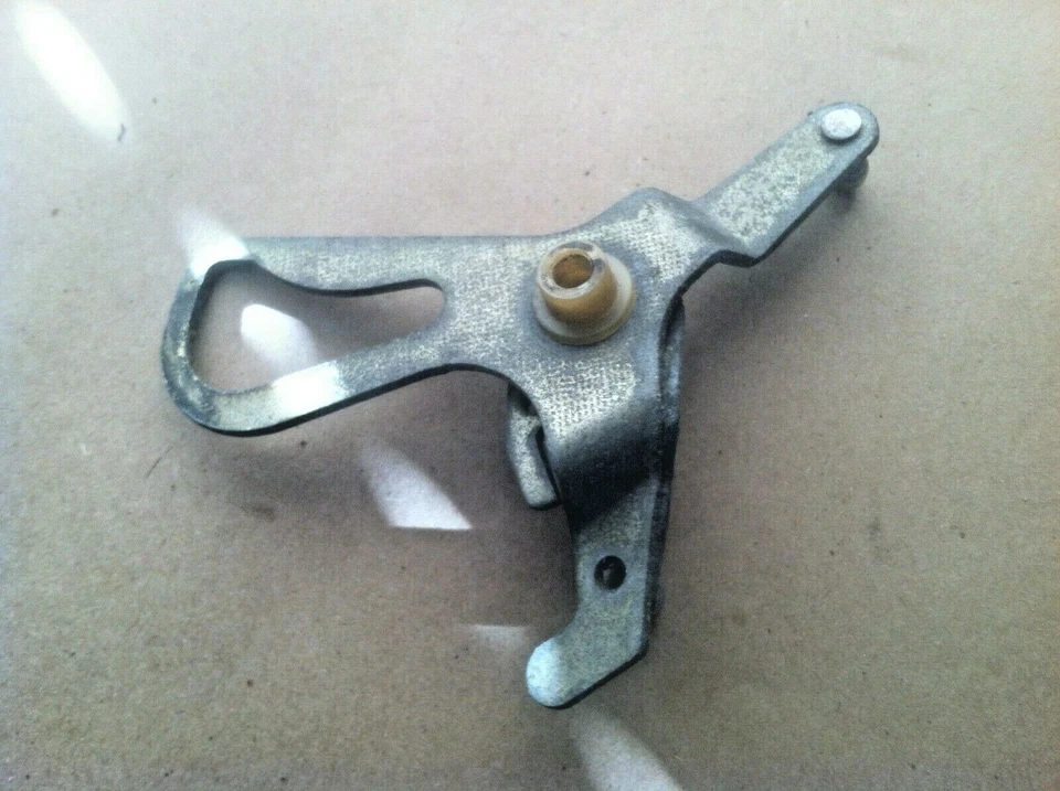 1985-1992 MERCEDES-BENZ 300E W124 ~ РЫЧАГ ПРОРЕЗИ ДВЕРИ ~ A103070221 - Изображение 2 из 3