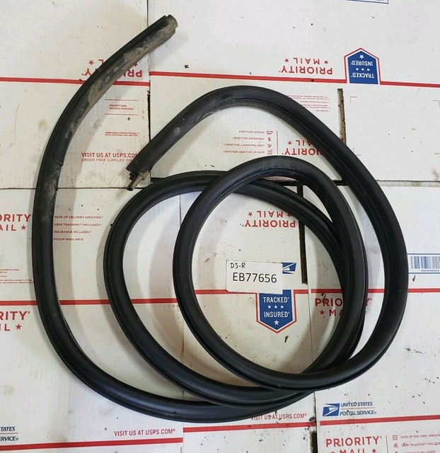 2003 2007 HUMMER H2 REAR LEFT DOOR WEATHERSTRIP RUBBER SEAL OEM