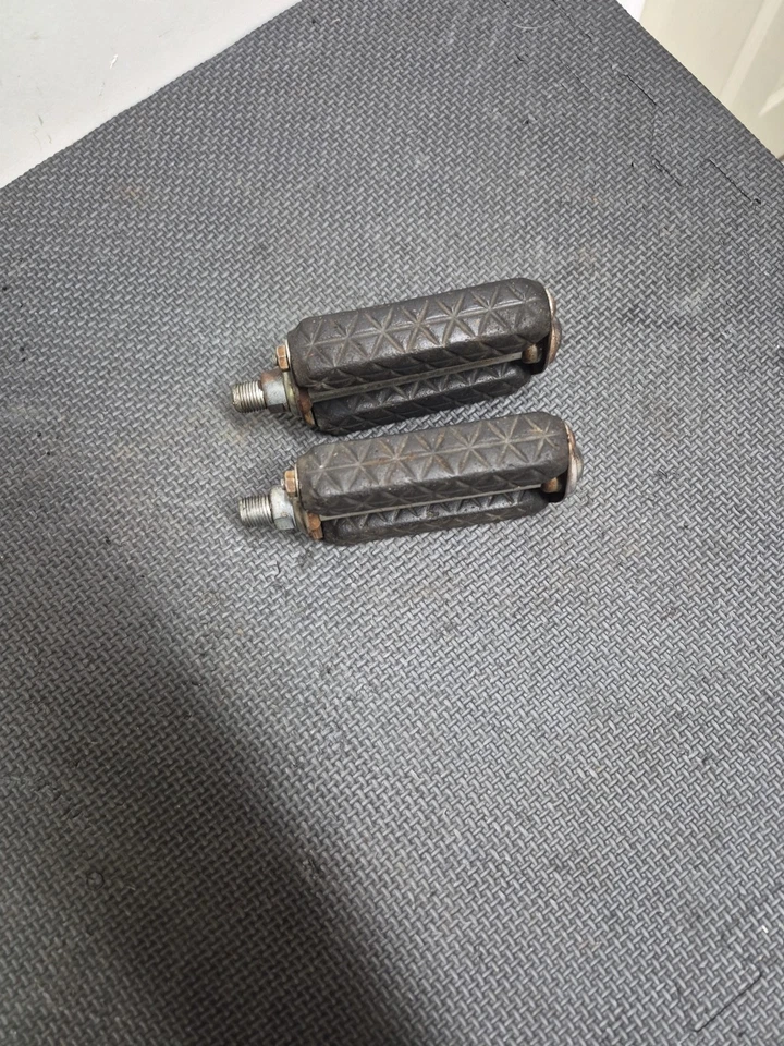 Vintage 1964 1965 1966 Schwinn Stingray Banana Seat Bicycle 4" Block 1/2" Pedals - Image 3 of 4