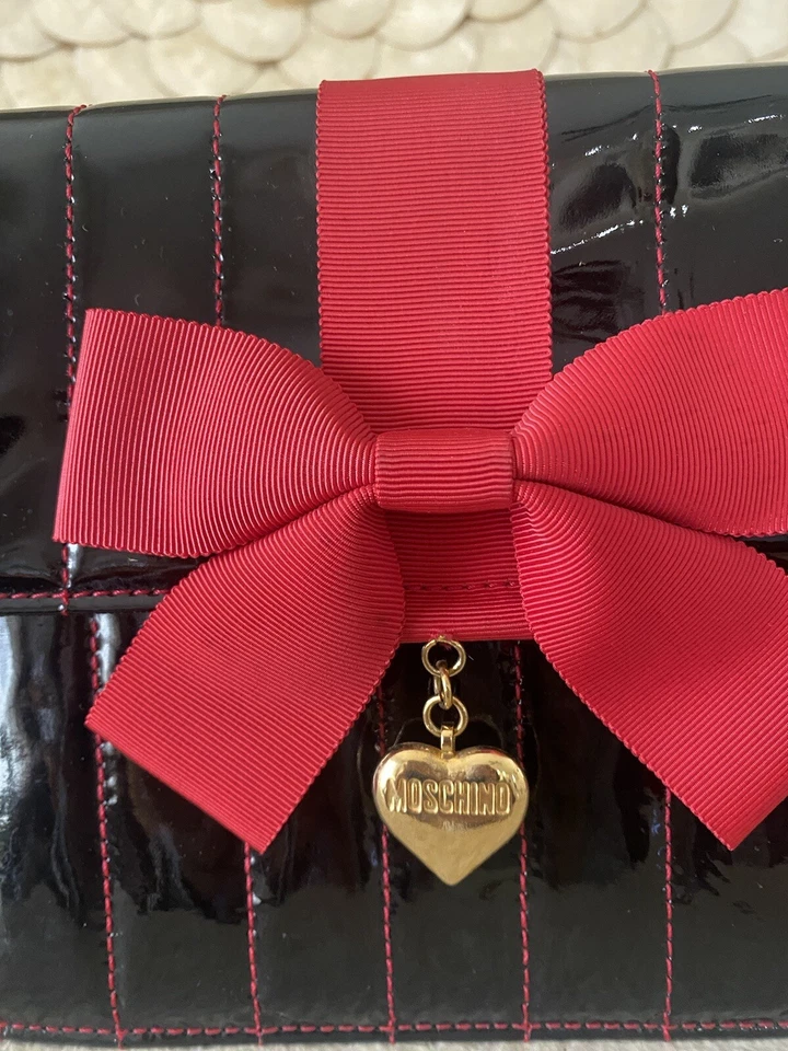 MOSCHINO винтажный черный лакированная кожа красный бант клапан клатч РЕДКАЯ - Изображение 2 из 4