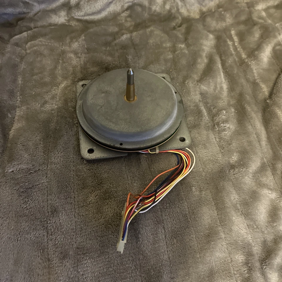 Vintage JVC Victor Turntable LP Motor Drive QL-Y7 Tested And Working - Image 2 of 4