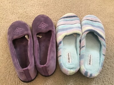 Dear foams Slippers (lot of 2 pair) 1- Lavender, 1- multi-color, Sz Large 9-10