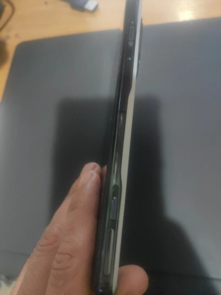 black shark 5 pro 12 GB RAM 256 GB ROM Blanco pantalla 144hz Carga 120W - Imagen 2 de 3