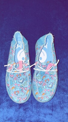 Blue and pink peace sign, cupcakes, stars and hearts members mark Girls Shoes