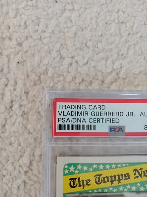 VLADIMIR GUERRERO JR. AUTOGRAPHED 2018 TOPPS HERITAGE #181 CARD 