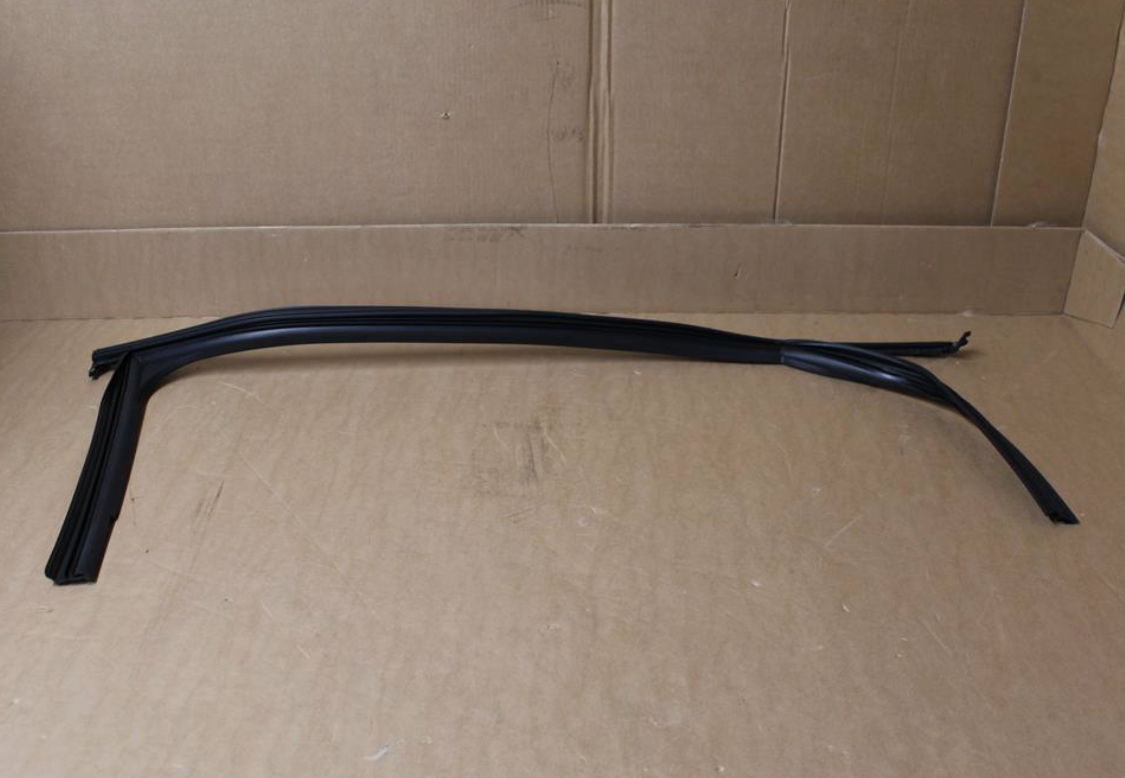 New AUDI A3 Sportback 8Y Front Right Door Window Guide 8Y0837432A