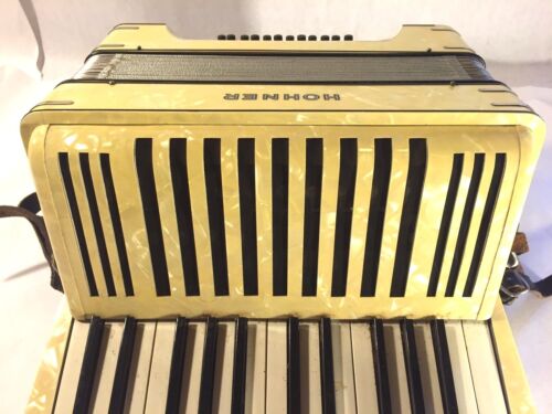 Vtg Hohner 12 Bass Super Accordion / Accordian w Case & Straps Made in Germany - Picture 3 of 12